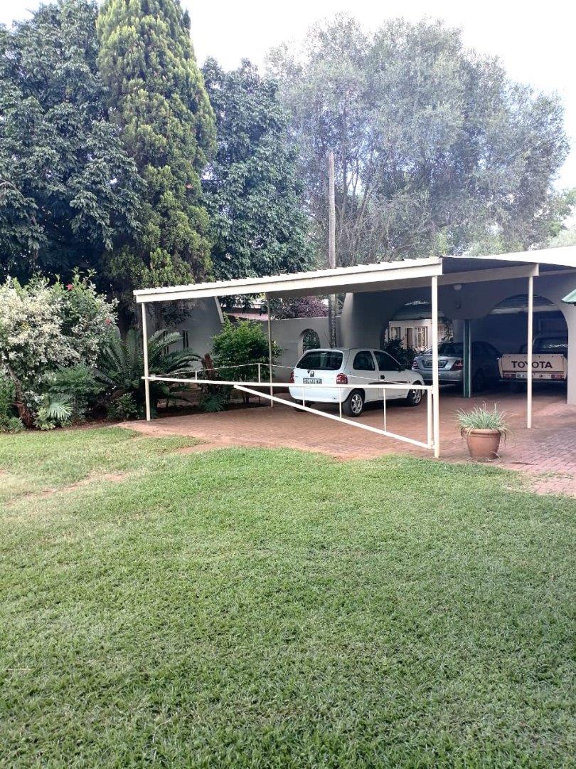 6 Bedroom Property for Sale in Mamogaleskraal North West